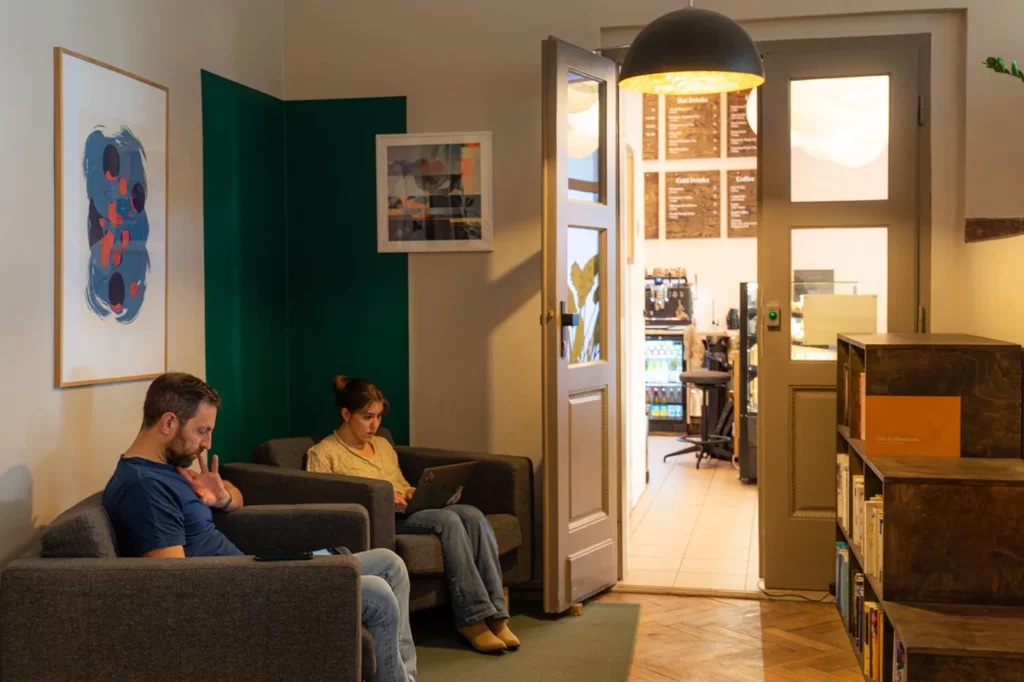 Cafe and coworking